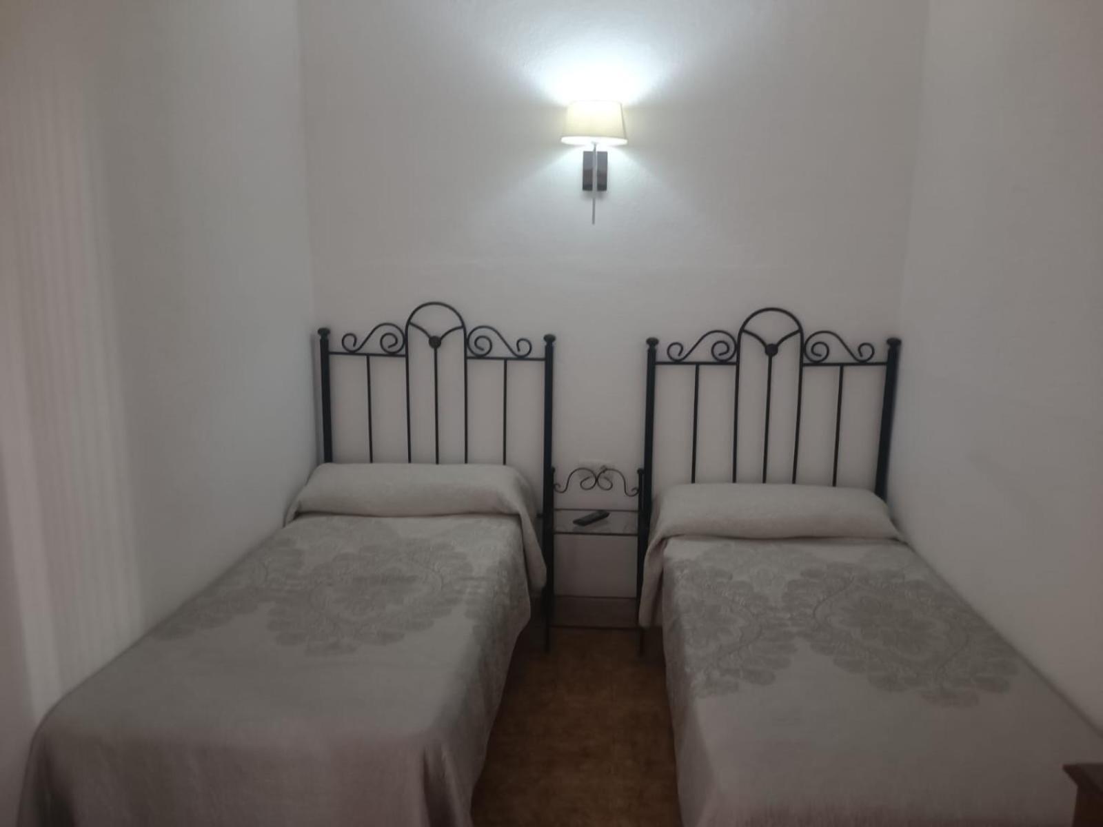 Rooms Los Montes กรานาดา ภายนอก รูปภาพ