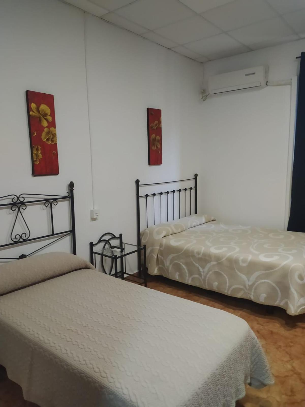 Rooms Los Montes กรานาดา ภายนอก รูปภาพ