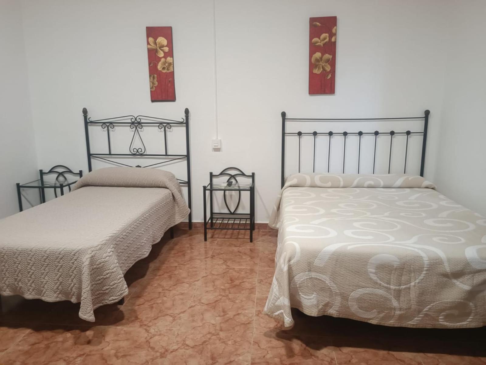 Rooms Los Montes กรานาดา ภายนอก รูปภาพ